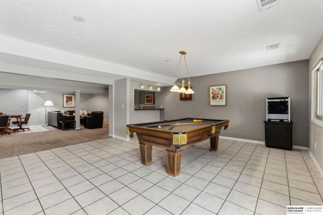 2506 S 105th Avenue, Omaha, NE 68124