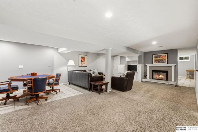2506 S 105th Avenue, Omaha, NE 68124
