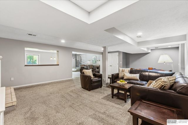 2506 S 105th Avenue, Omaha, NE 68124
