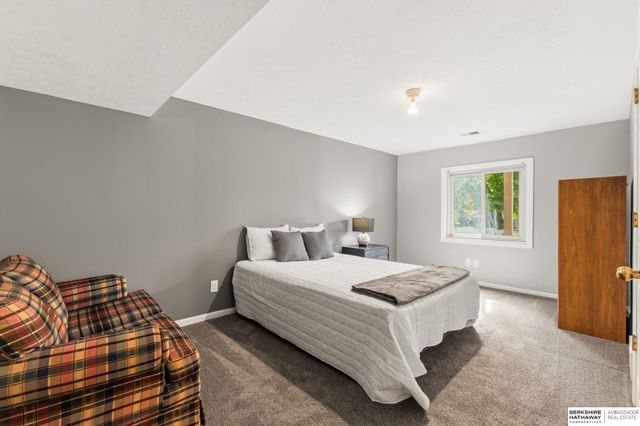 2506 S 105th Avenue, Omaha, NE 68124
