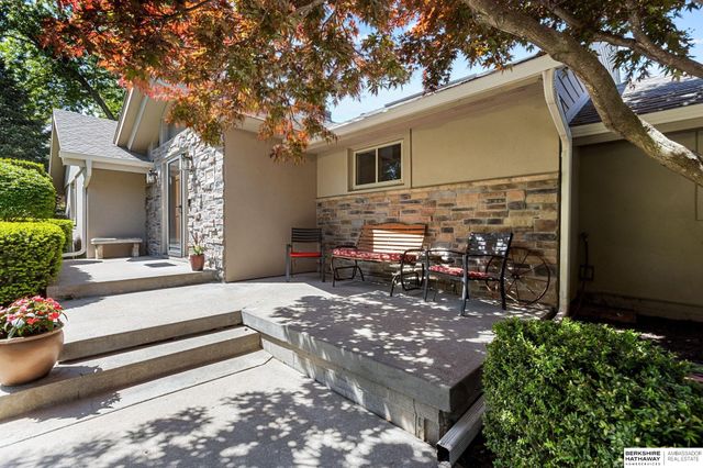 2506 S 105th Avenue, Omaha, NE 68124