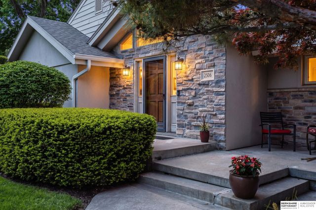2506 S 105th Avenue, Omaha, NE 68124