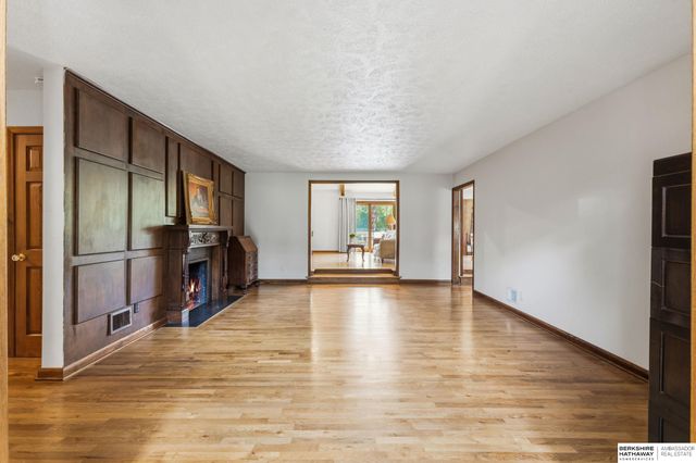 2506 S 105th Avenue, Omaha, NE 68124