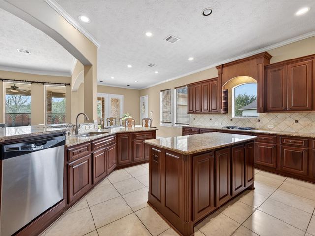 5330 Briarwick Meadow Lane, Sugar Land, TX 77479