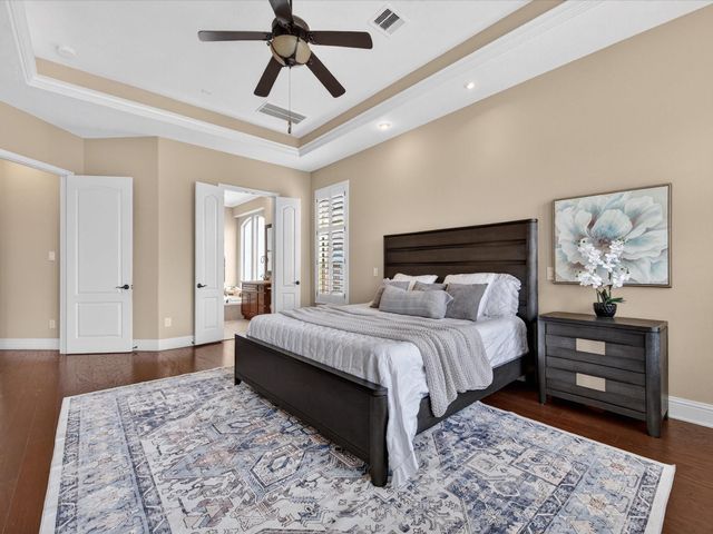 5330 Briarwick Meadow Lane, Sugar Land, TX 77479