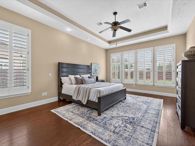 5330 Briarwick Meadow Lane, Sugar Land, TX 77479