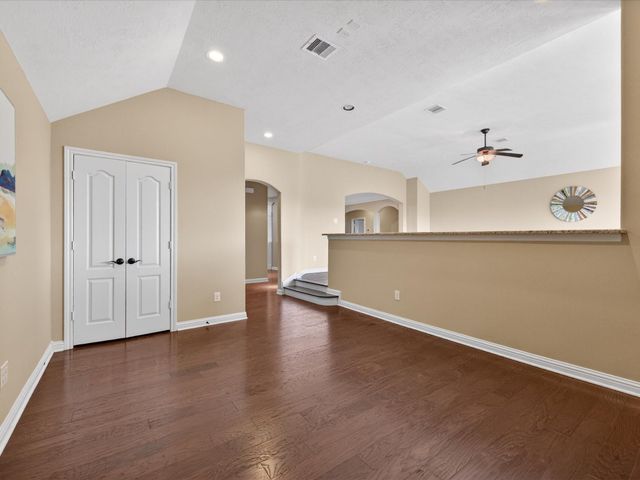 5330 Briarwick Meadow Lane, Sugar Land, TX 77479