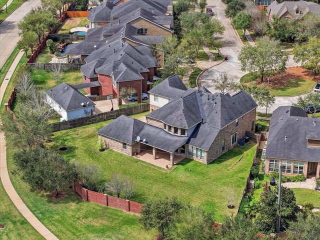 5330 Briarwick Meadow Lane, Sugar Land, TX 77479