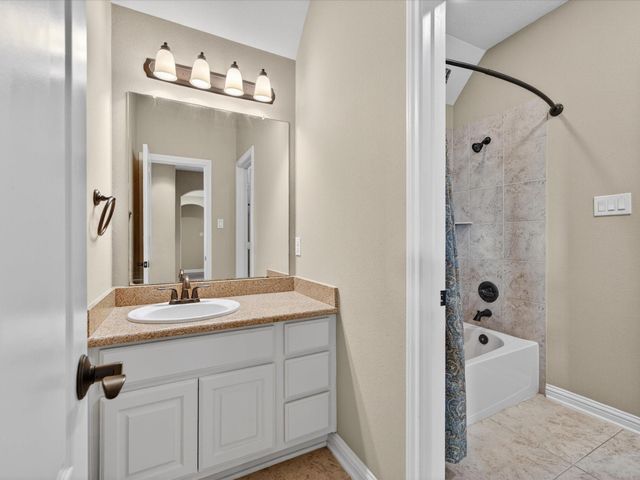 5330 Briarwick Meadow Lane, Sugar Land, TX 77479