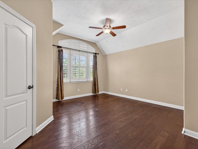 5330 Briarwick Meadow Lane, Sugar Land, TX 77479