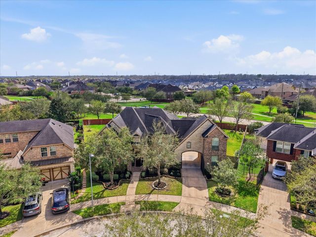 5330 Briarwick Meadow Lane, Sugar Land, TX 77479