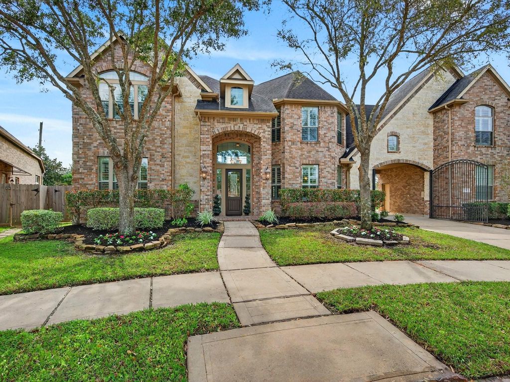 5330 Briarwick Meadow Lane, Sugar Land, TX 77479