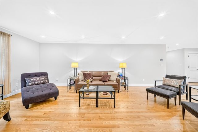 2 Sequoia Street, Billerica, MA 01821
