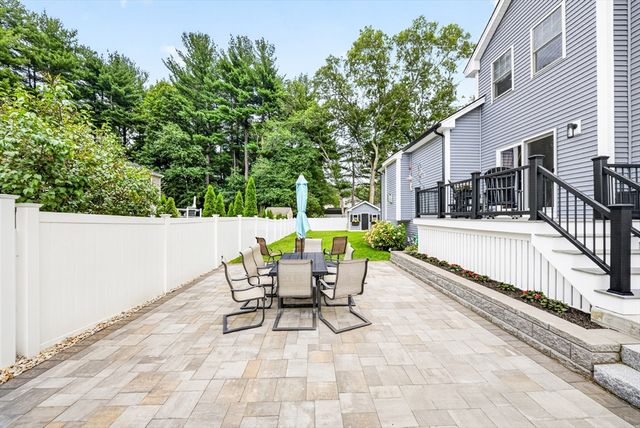 2 Sequoia Street, Billerica, MA 01821