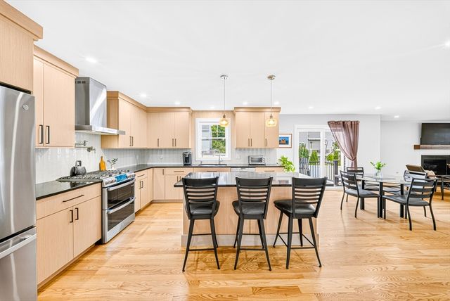 2 Sequoia Street, Billerica, MA 01821