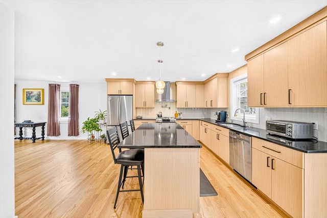 2 Sequoia Street, Billerica, MA 01821