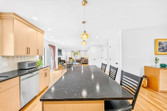2 Sequoia Street, Billerica, MA 01821