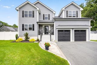 2 Sequoia Street, Billerica, MA 01821