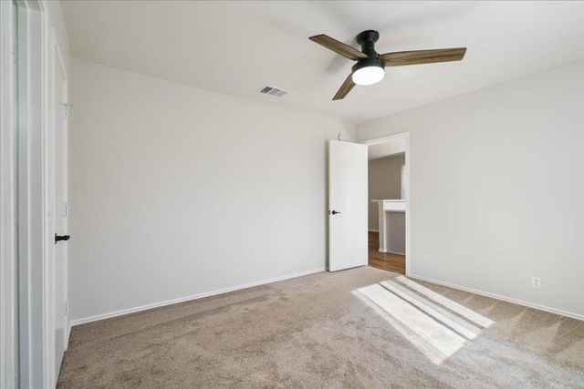304 Watergate WAY, Hutto, TX 78634