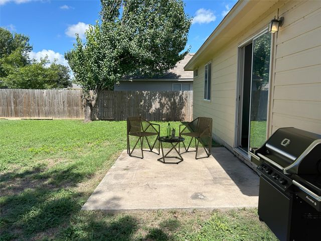 304 Watergate WAY, Hutto, TX 78634