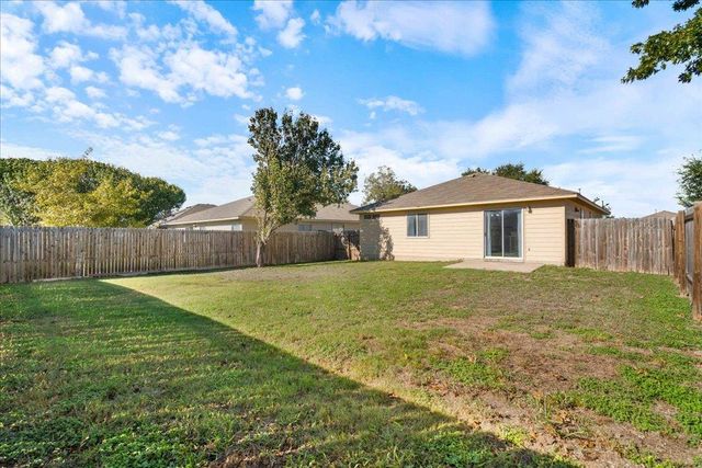 304 Watergate WAY, Hutto, TX 78634