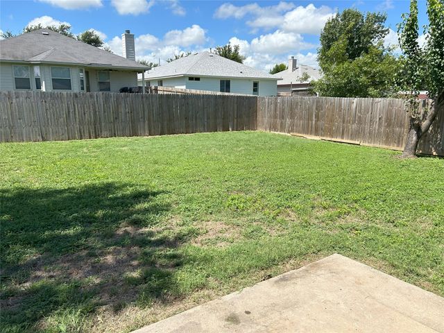 304 Watergate WAY, Hutto, TX 78634