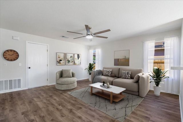 304 Watergate WAY, Hutto, TX 78634