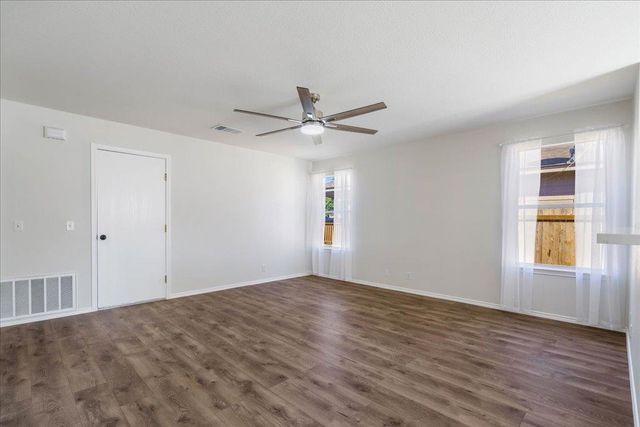 304 Watergate WAY, Hutto, TX 78634