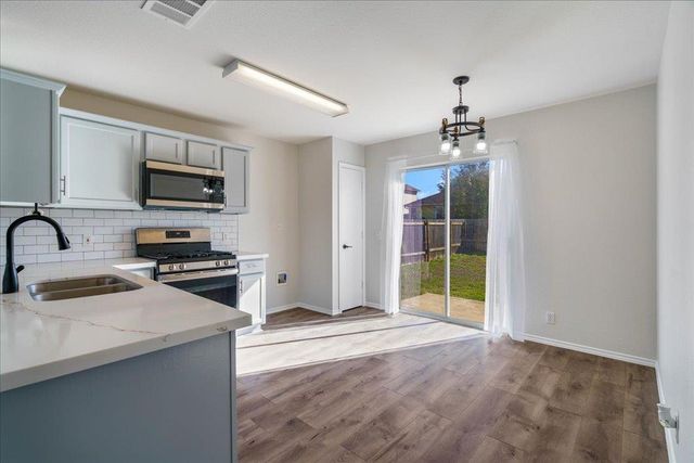 304 Watergate WAY, Hutto, TX 78634