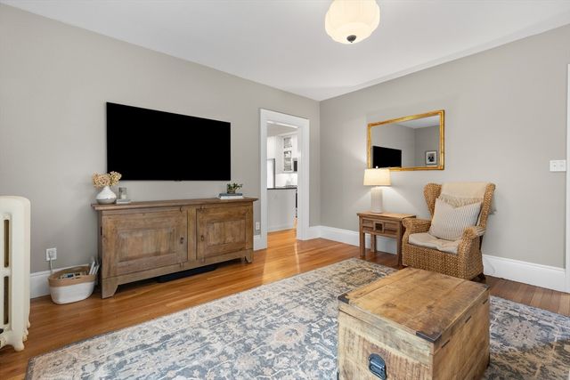 6 Gifford Court, Salem, MA 01970