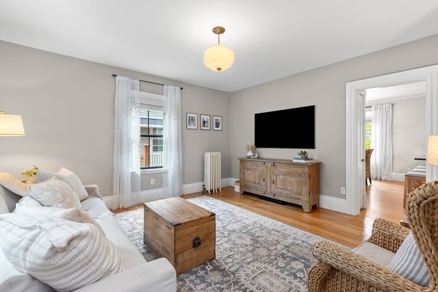 6 Gifford Court, Salem, MA 01970