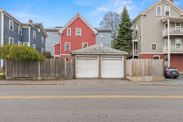 6 Gifford Court, Salem, MA 01970