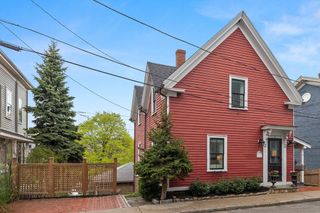 6 Gifford Court, Salem, MA 01970
