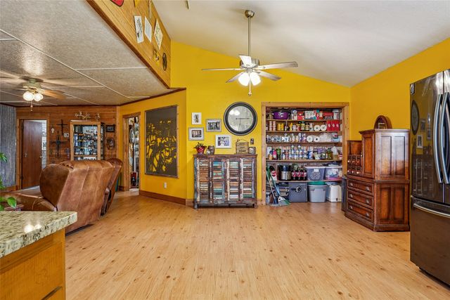 1406 N Johnson Loop, Montague, TX 76251