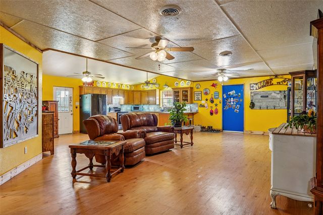 1406 N Johnson Loop, Montague, TX 76251