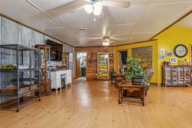 1406 N Johnson Loop, Montague, TX 76251