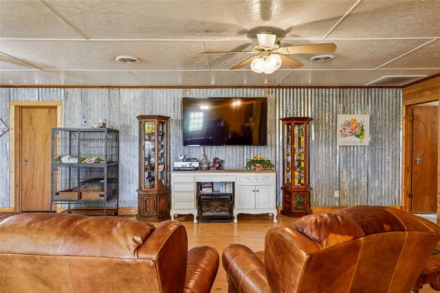 1406 N Johnson Loop, Montague, TX 76251