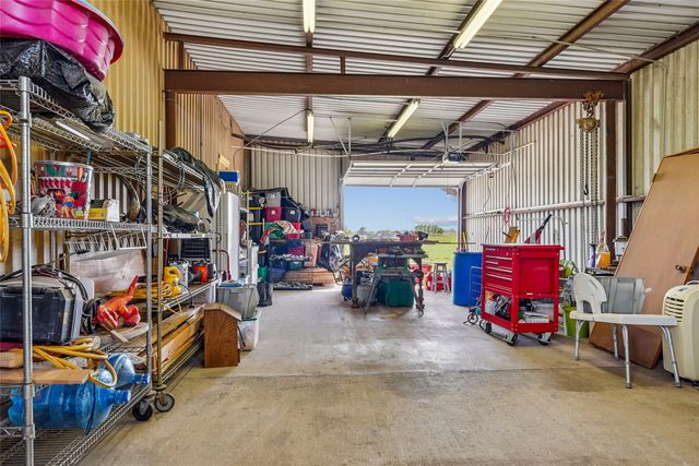 1406 N Johnson Loop, Montague, TX 76251