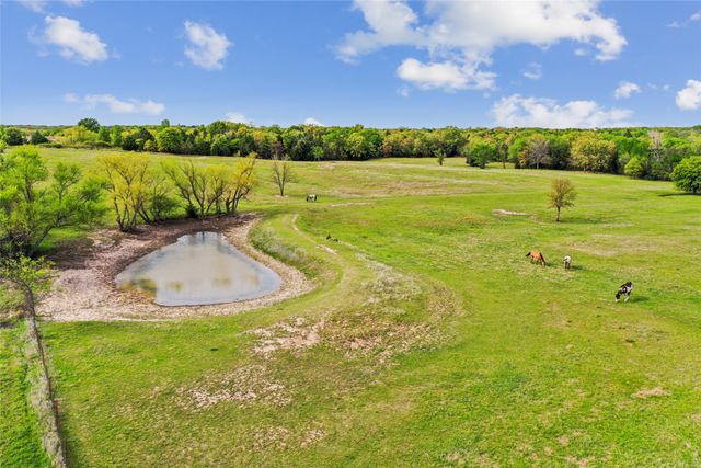 1406 N Johnson Loop, Montague, TX 76251