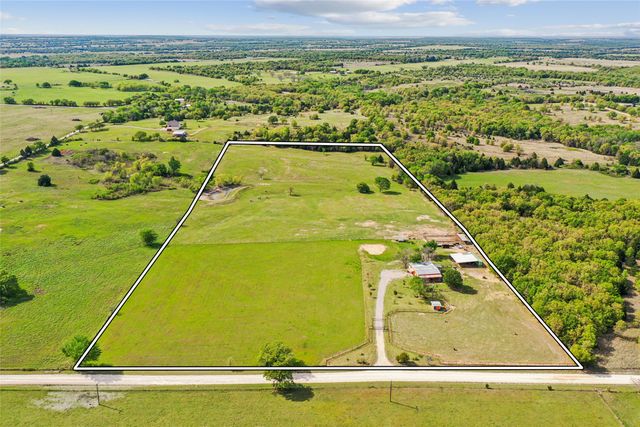 1406 N Johnson Loop, Montague, TX 76251