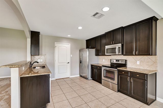 18852 Atascosa Trail, Magnolia, TX 77355