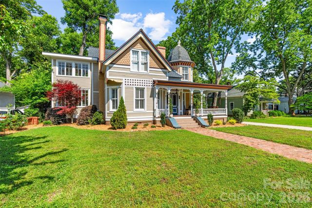 8 College Street, York, SC 29745