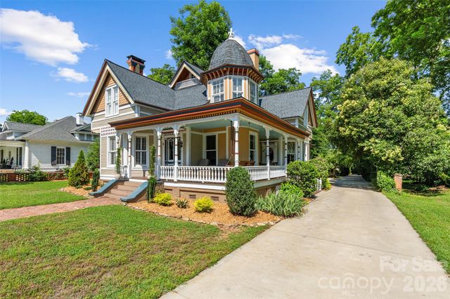 8 College Street, York, SC 29745