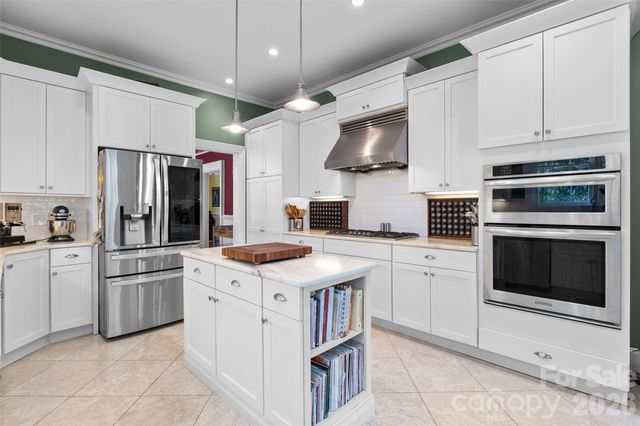 8 College Street, York, SC 29745