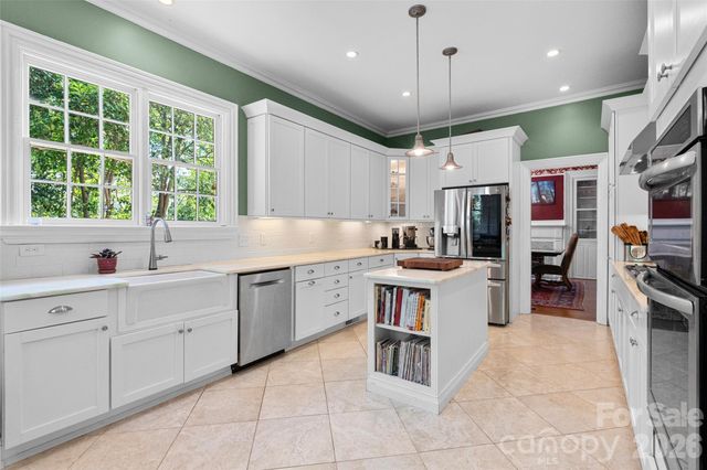 8 College Street, York, SC 29745