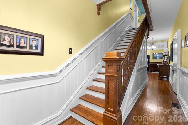 8 College Street, York, SC 29745