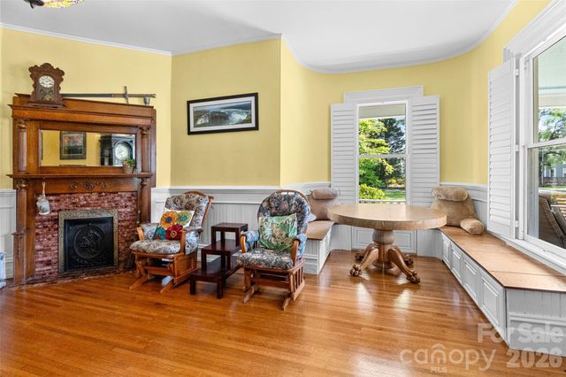 8 College Street, York, SC 29745