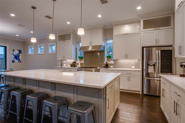 5712 Kenwood Avenue, Dallas, TX 75206