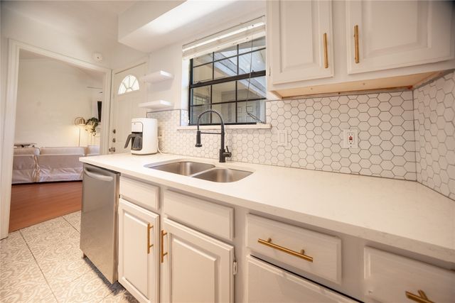 2835 Keller Springs Road 808, Carrollton, TX 75006