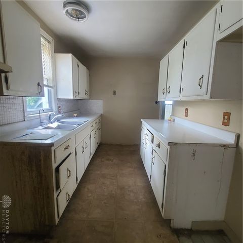 24 Sunset Drive, Bethel Twp, OH 45341